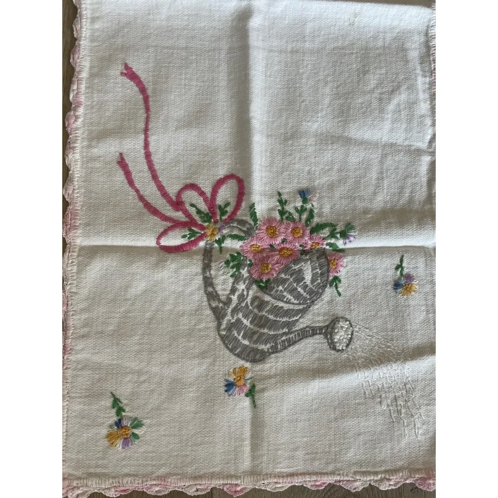 Vintage‎ Lot 0f 3 Mix Match Embroidered Crocheted Pillowcases + Dresser Scarf